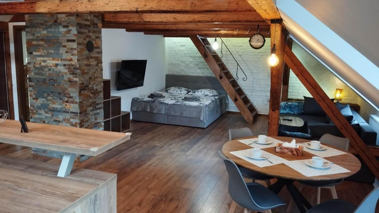 Apartman Albreit 2 ヤーヒモフ エクステリア 写真